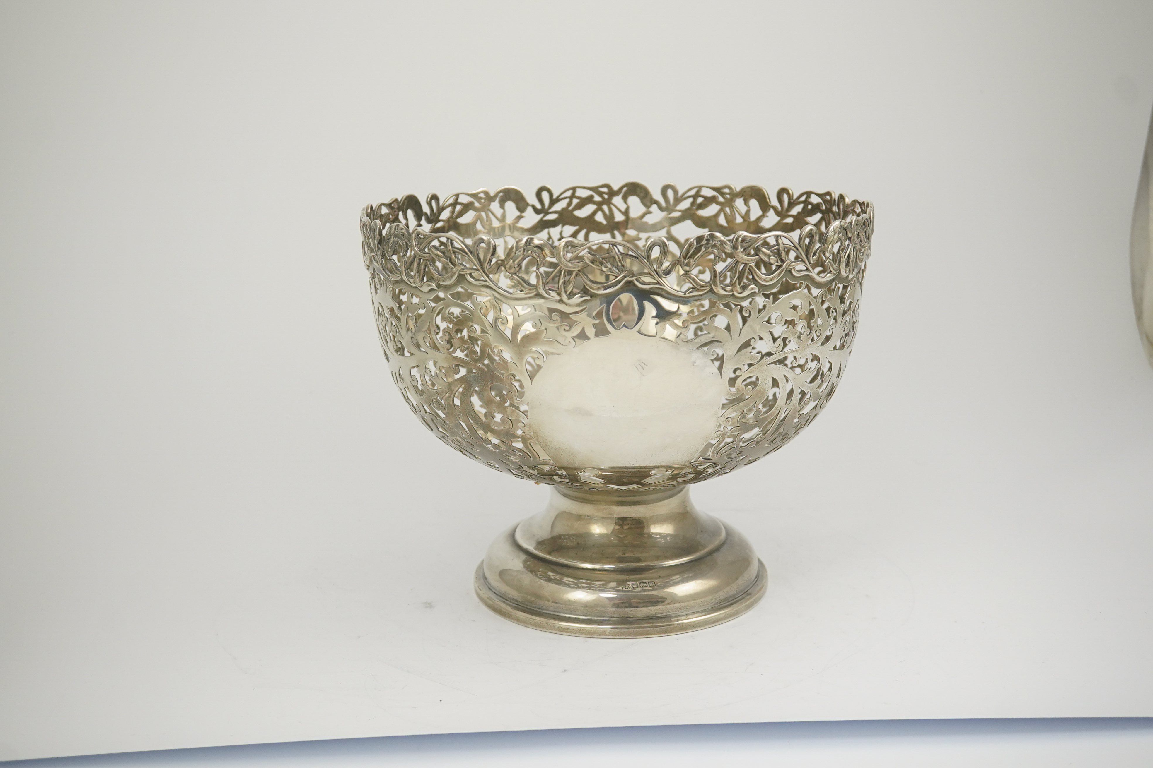 A large Edwardian pierced silver circular bowl, by James Deakin & Sons Ltd